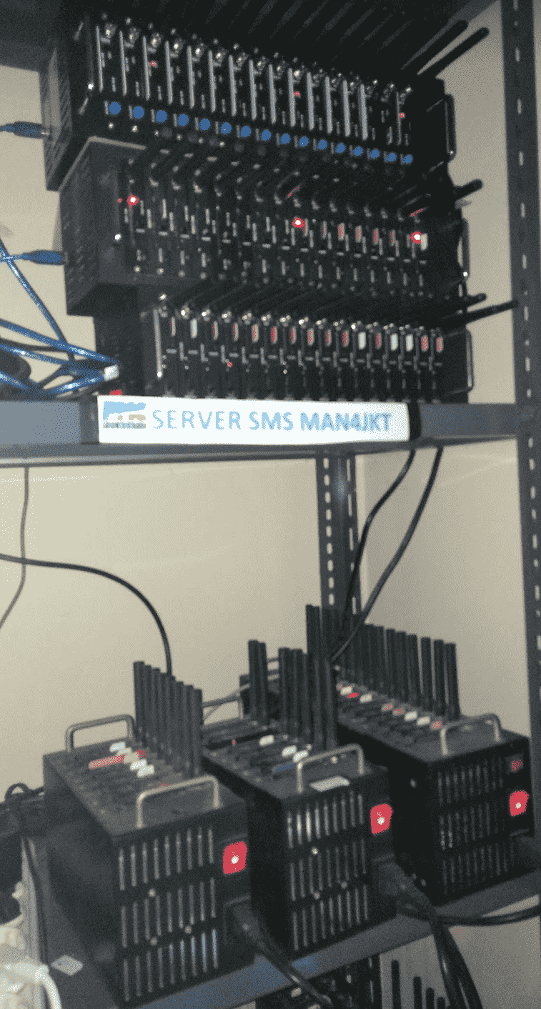 Infrastruktur Server & Gateway Notifikasi